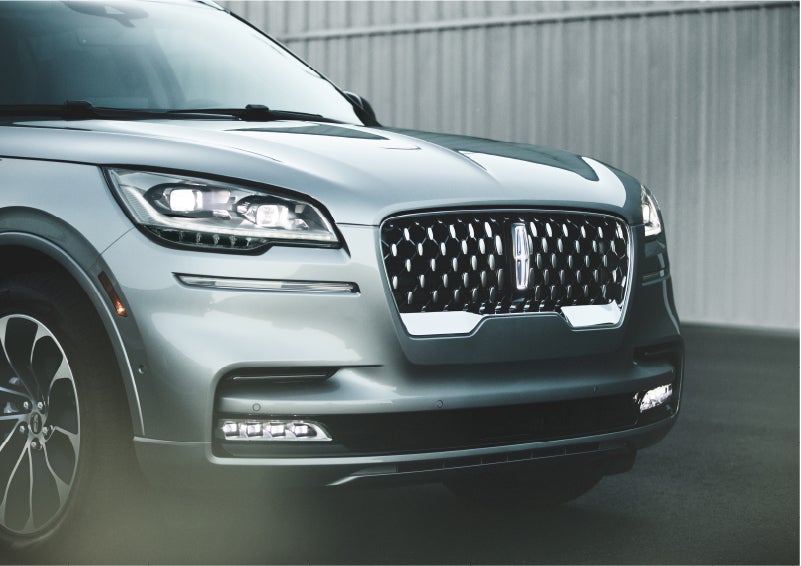 The available adaptive pixel LED headlamps of the 2023 Lincoln Aviator® SUV activated | Johnson Sewell Lincoln in Marble Falls TX